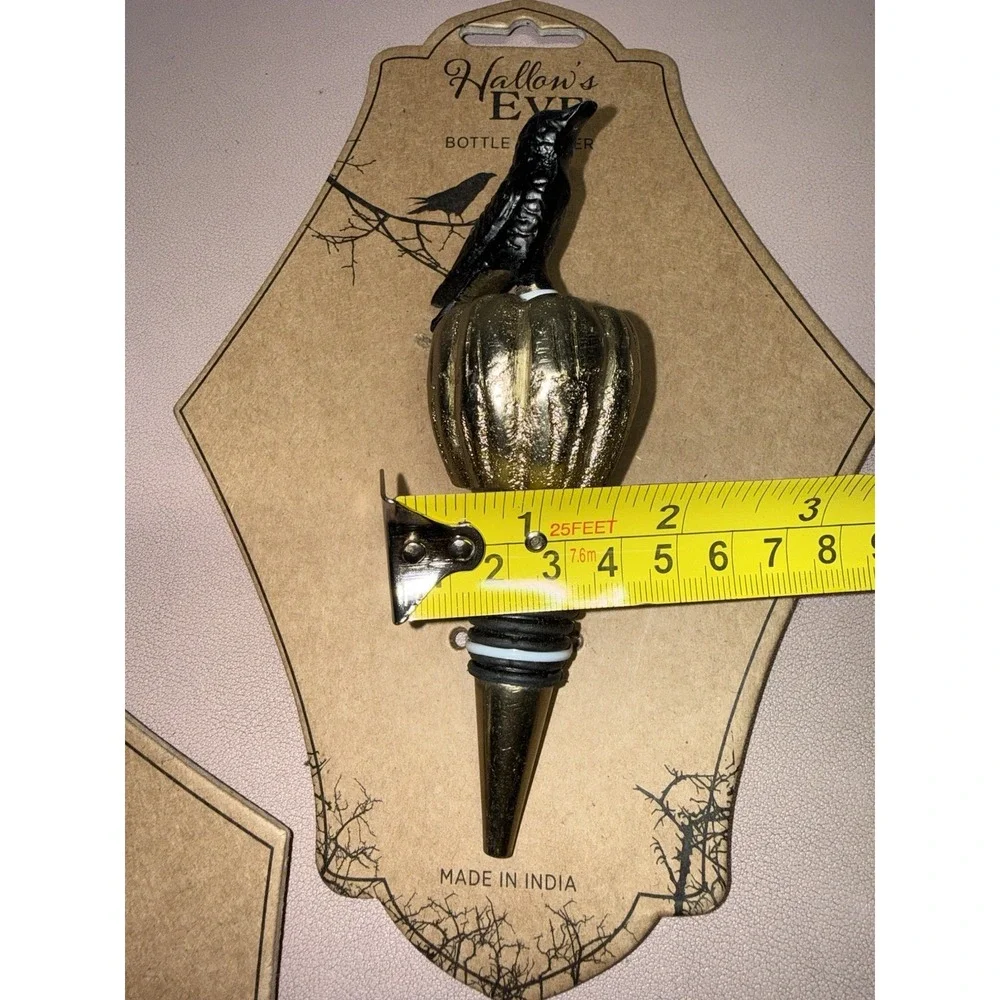 Hallow's Eve Halloween Bottle Stopper Crow on Gold Pumpkin‎ Wine Bar Decor